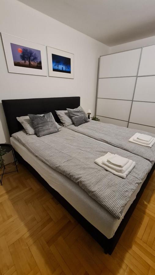 South 2 Osijek Appartement Buitenkant foto