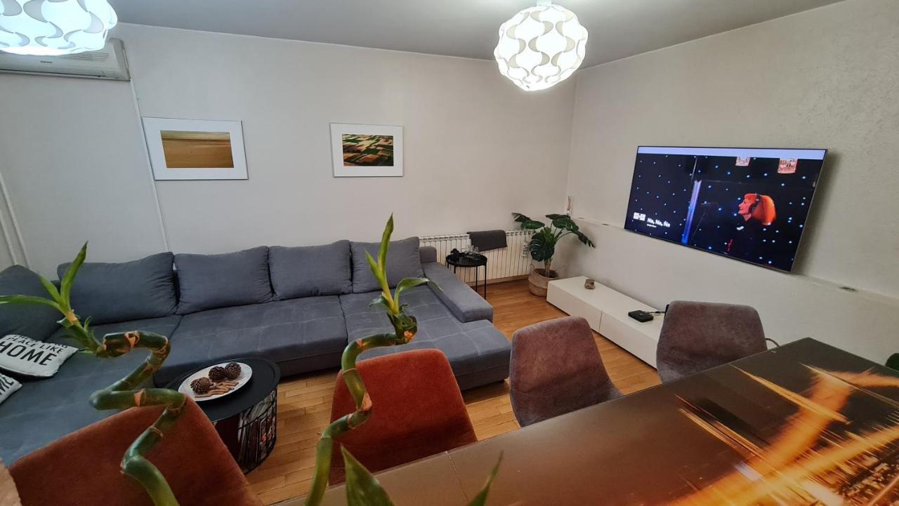 South 2 Osijek Appartement Buitenkant foto