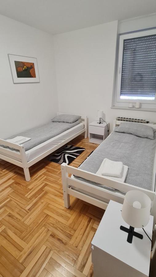 South 2 Osijek Appartement Buitenkant foto