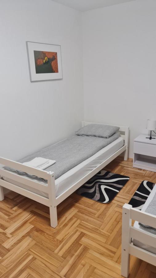 South 2 Osijek Appartement Buitenkant foto